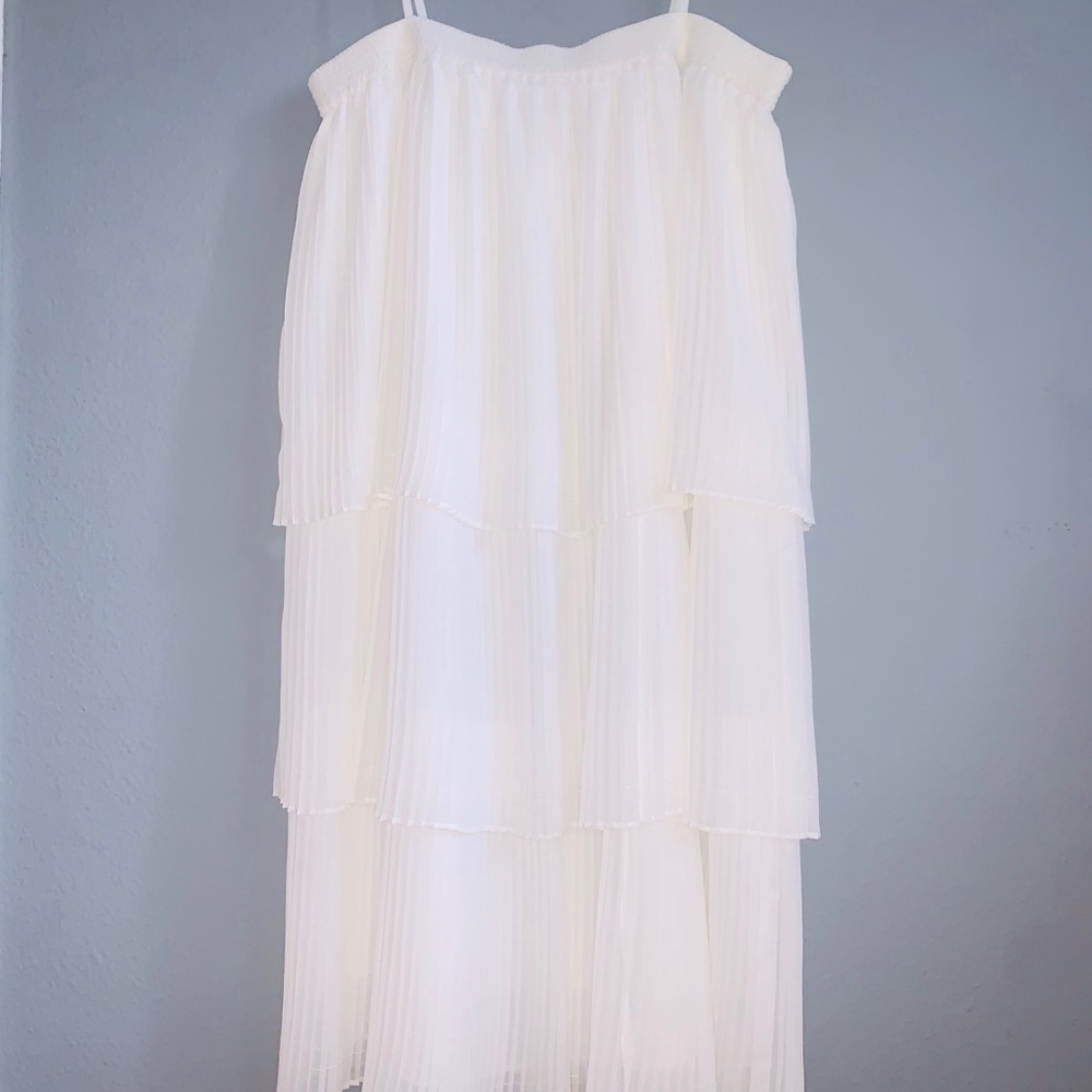 Dress - Picture 5 of 5